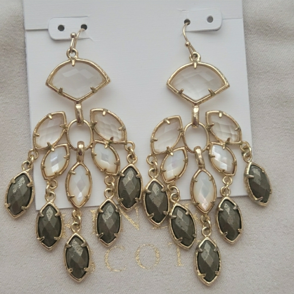 ISO these Vintage Gwen Earrings